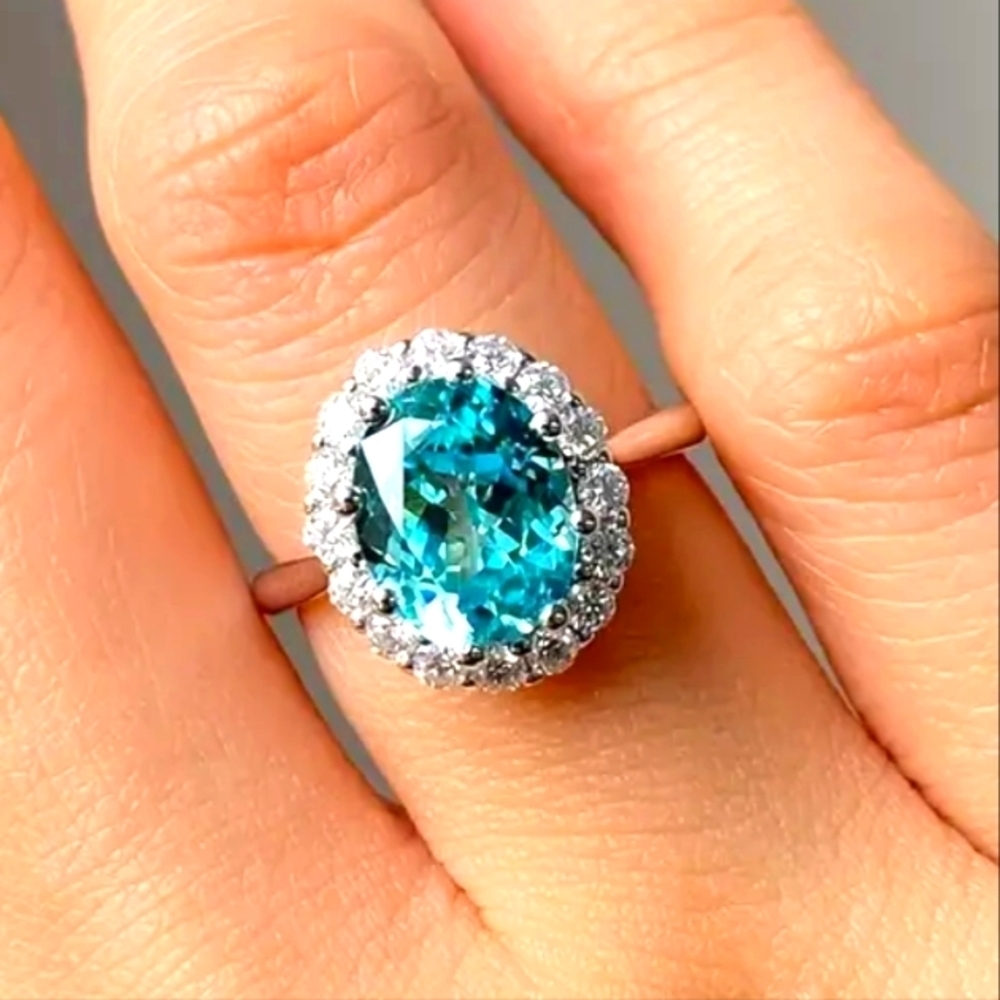 NEW 18k White GoldPlated Teal Green Rhinestone Ring of Elegance